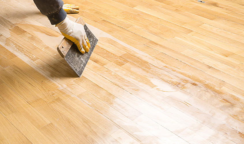 One_Site_bodenbelaege_linoleum_pflege_04_846x500_iStock_LeventKonuk.jpg