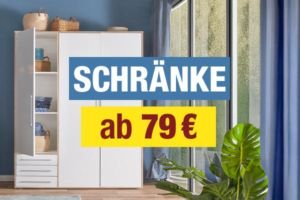 Weißer Schrank mit offenen Türen in modernem Wohnzimmer, Text 'SCHRÄNKE ab 79 €' in Blau und Gelb