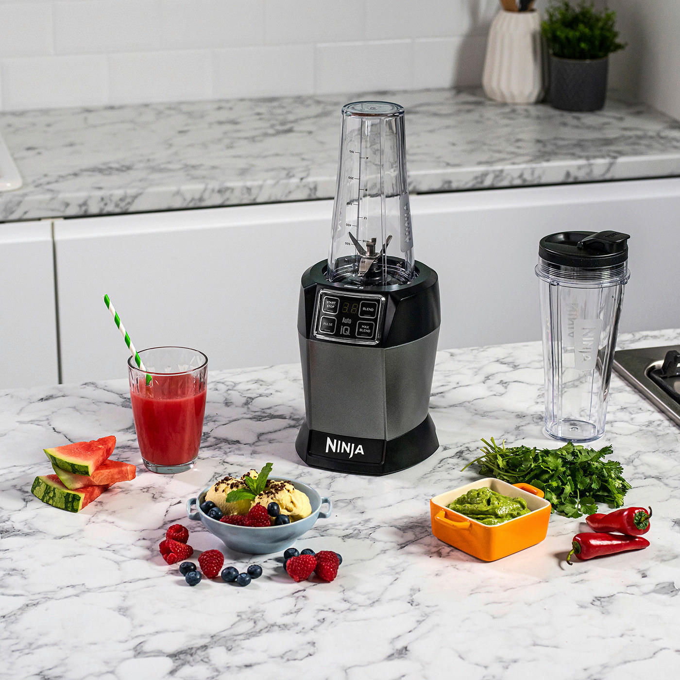 Ninja Standmixer silber schwarz Kunststoff B/H/L: ca. 16x38,5x17 cm BN495EU - schwarz/silber (17,00/16,00/38,50cm) - Ninja