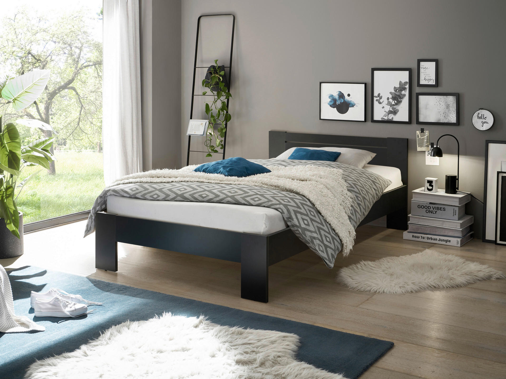 Futonbett Cannes schwarz Liegefläche B/L: ca. 120x200 cm Cannes - schwarz (125,00/71,00/204,00cm)