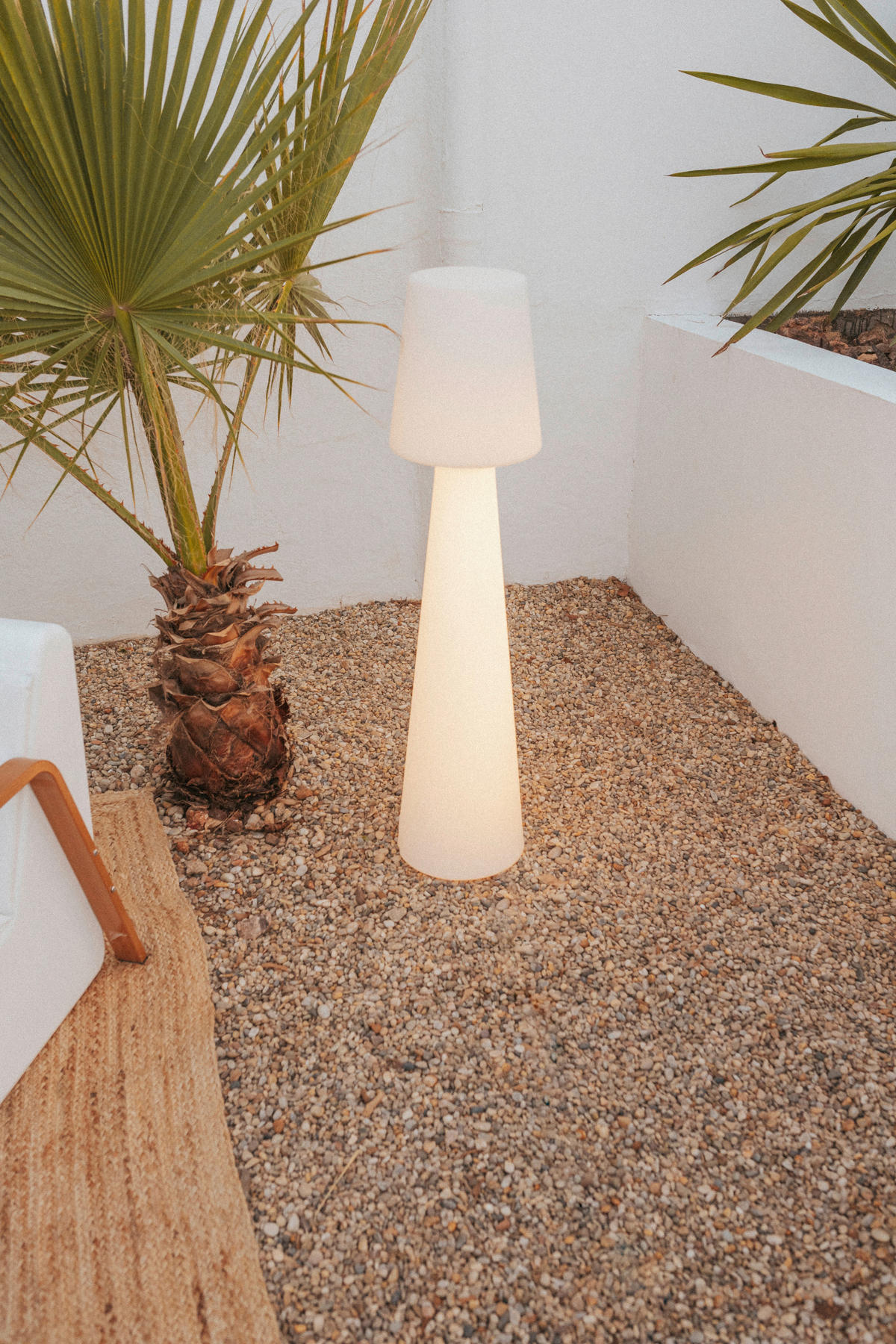 NewGarden LED-Stehleuchte weiß Kunststoff B/H/L: ca. 26,5x110x26,5 cm 1 Brennstellen LOLA 110 - weiß (26,50/26,50/110,00cm) - NewGarden