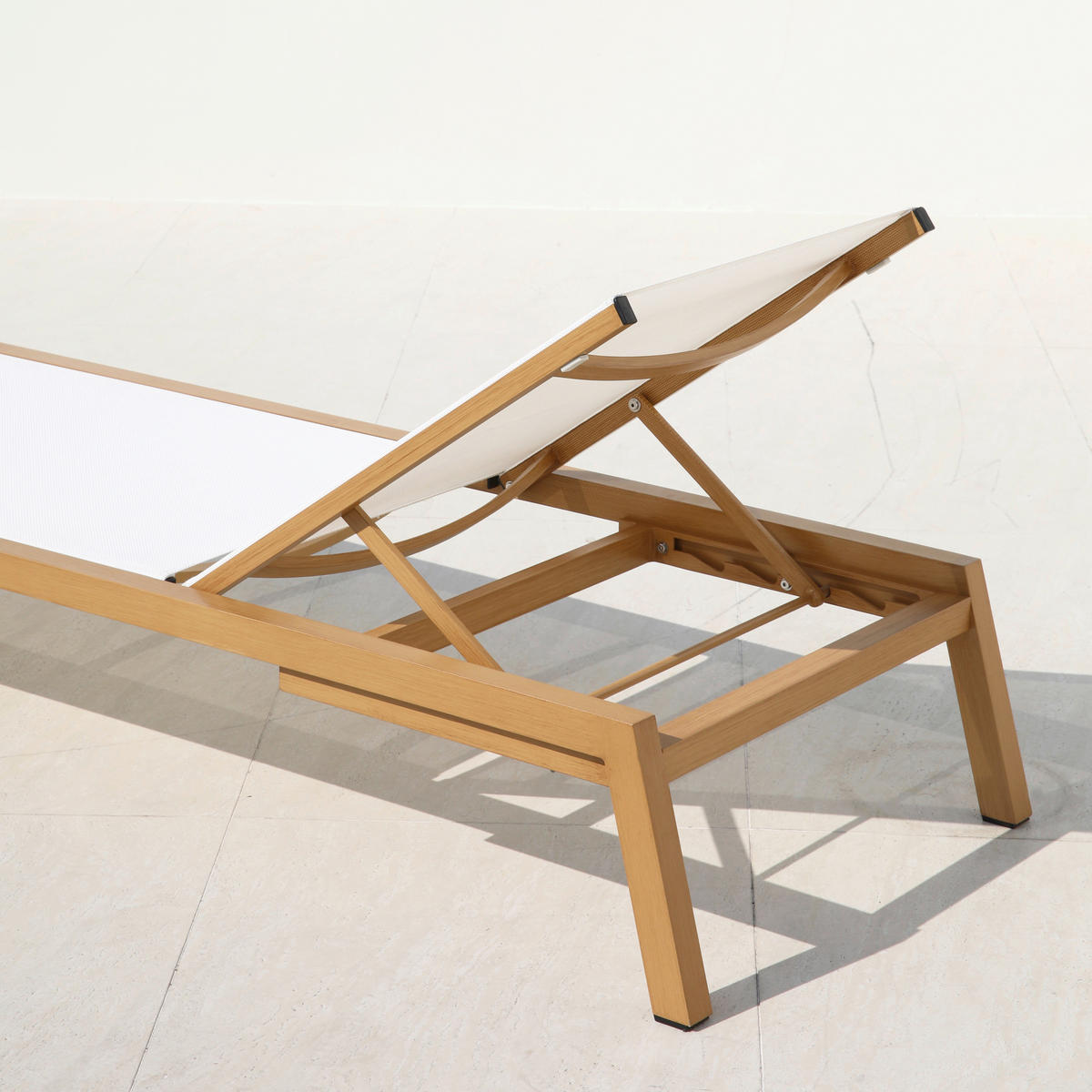 AXI Outdoor Living Gartenliege Logan braun Textil B/H/L: ca. 70x30x193 cm Logan - braun/creme (193,00/70,00/30,00cm) - AXI Outdoor Living