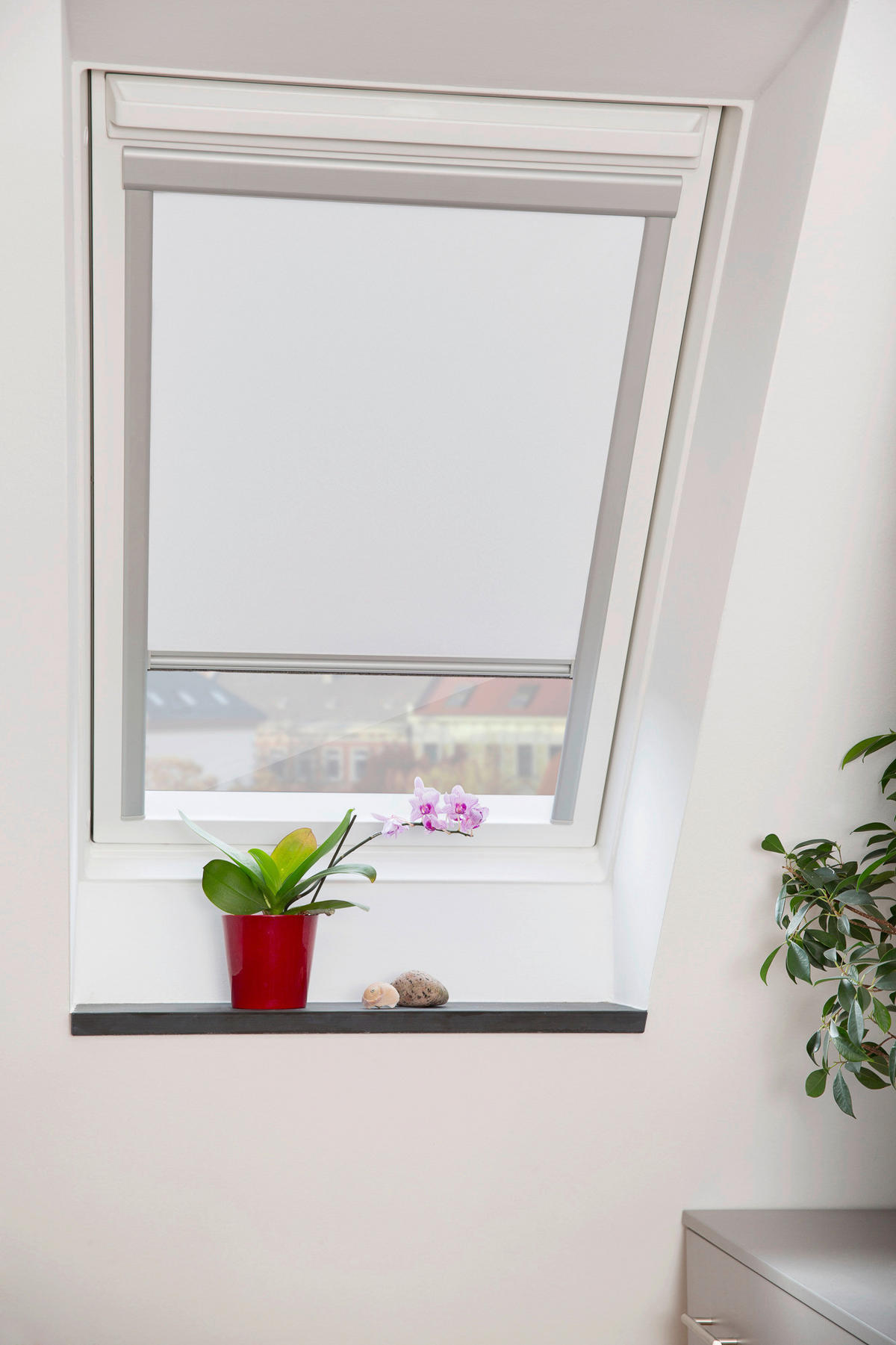 Dachfensterrollo Skylight VD weiß B/L: ca. 38,3x74 cm Skylight VD - weiß (38,30/74,00cm) - LICHTBLICK