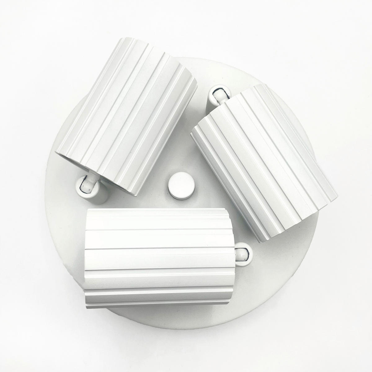 Lamkur Strahler weiß Stahl B/H/L: ca. 18x19,5x18 cm 3 Brennstellen Prisma - weiß (18,00/18,00/19,50cm) - Lamkur