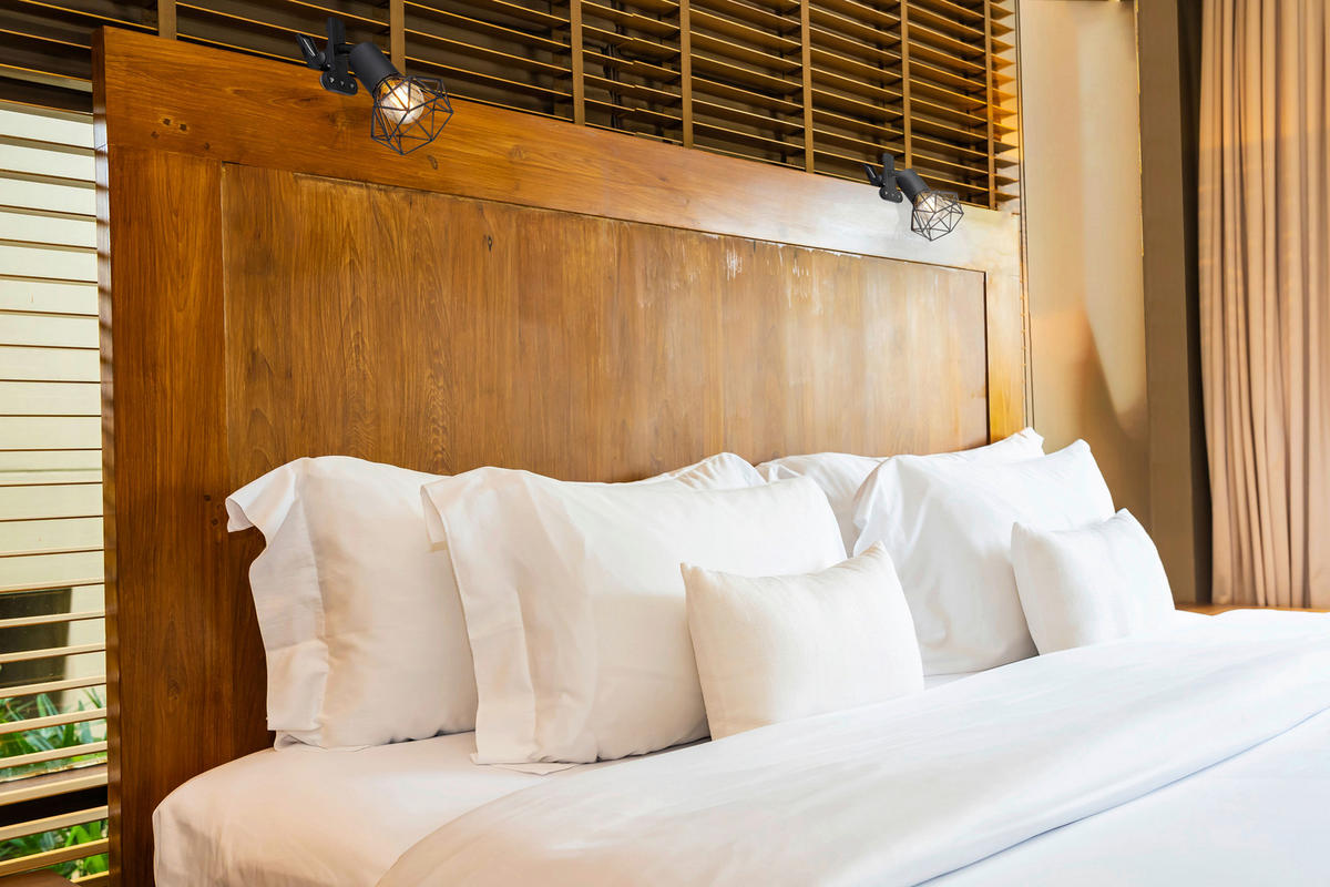 GLOBO Klemmspot schwarz Metall B/H/T: ca. 9,2x18x17 cm E14 1 Brennstellen XARA I - schwarz (9,20/18,00/17,00cm) - GLOBO