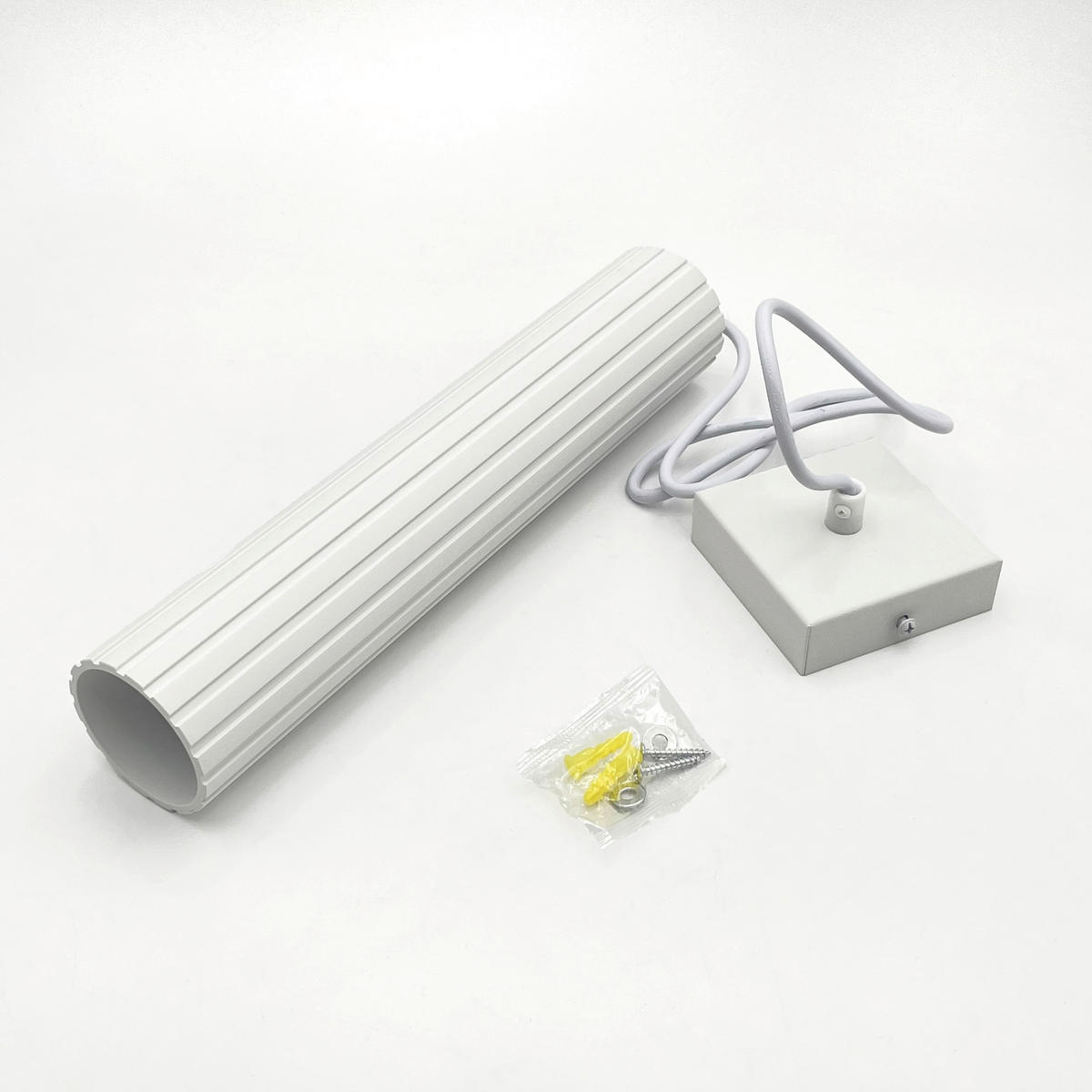 Lamkur Strahler weiß Stahl B/H/L: ca. 6,5x118x6,5 cm 1 Brennstellen Prisma - weiß (6,50/6,50/118,00cm) - Lamkur