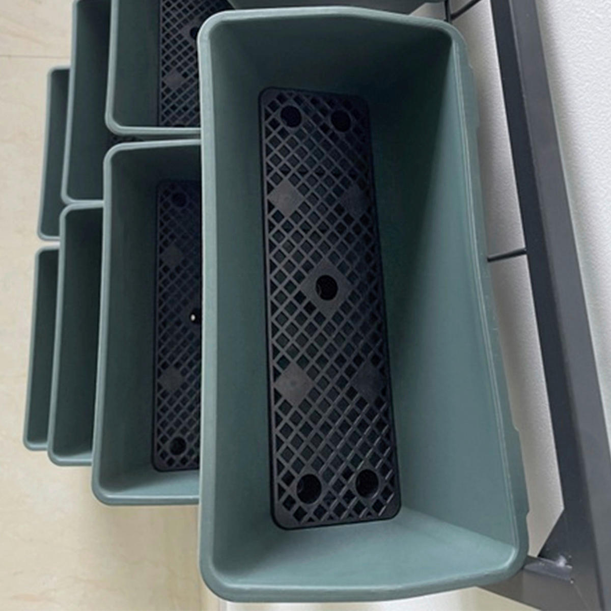 Outsunny Pflanzenständer schwarz Polypropylen B/H/L: ca. 14x52,5x90 cm Pflanzenregal - schwarz (90,00/14,00/52,50cm) - Outsunny