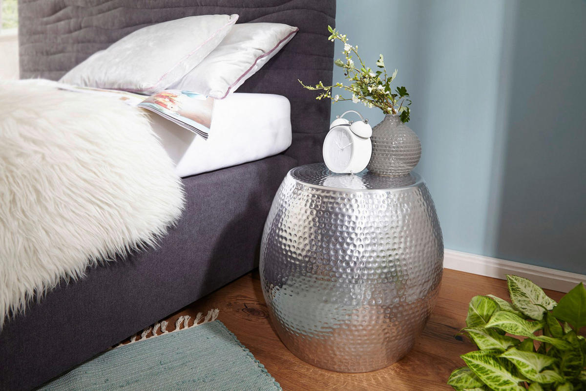 Beistelltisch silber lackiert Aluminium B/H/T: ca. 42x42x42 cm Beistelltisch - silber (42,00/42,00/42,00cm) - Wohnling
