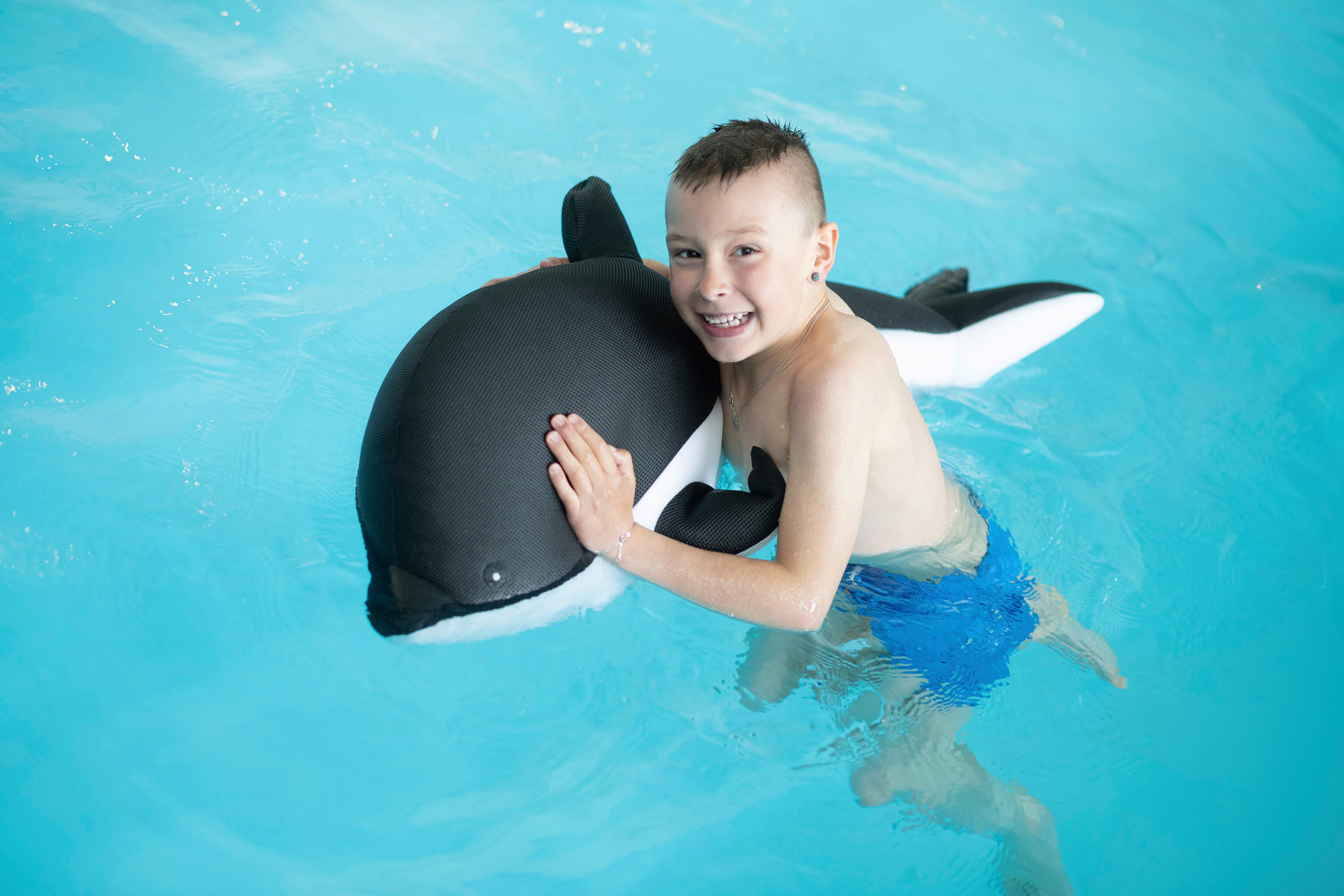 Westmann Sitzsack Schwimmtier Delfin gra...
