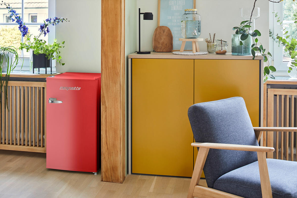 Respekta Retro Kühlschrank KG83R-52 rot B/H/T: ca. 47,4x83x44,7 cm Kühlschrank KG83R-52 - rot (47,40/83,00/44,70cm) - Respekta