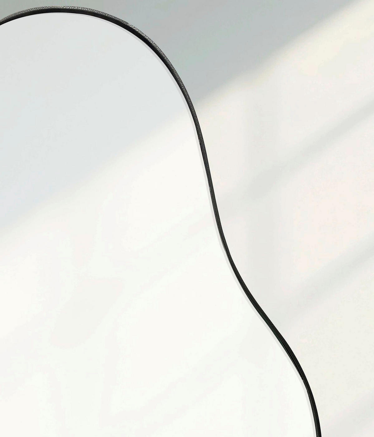 Wandspiegel schwarz Metall B/H/T: ca. 40x80x2,5 cm Wandspiegel - schwarz (40,00/80,00/2,50cm) - Wohnling