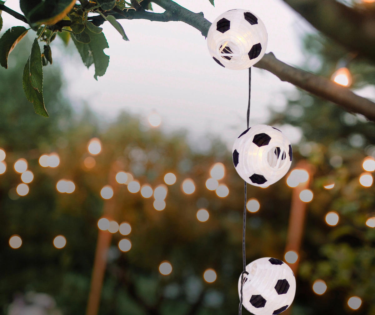 LED-Lichterkette FUßBALL mit LED 5218126 weiß Metall Kunststoff Textil L: ca. 200 cm LED Lichterkette FUßBALL mit LED - weiß (200,00cm) - Näve Leuchten
