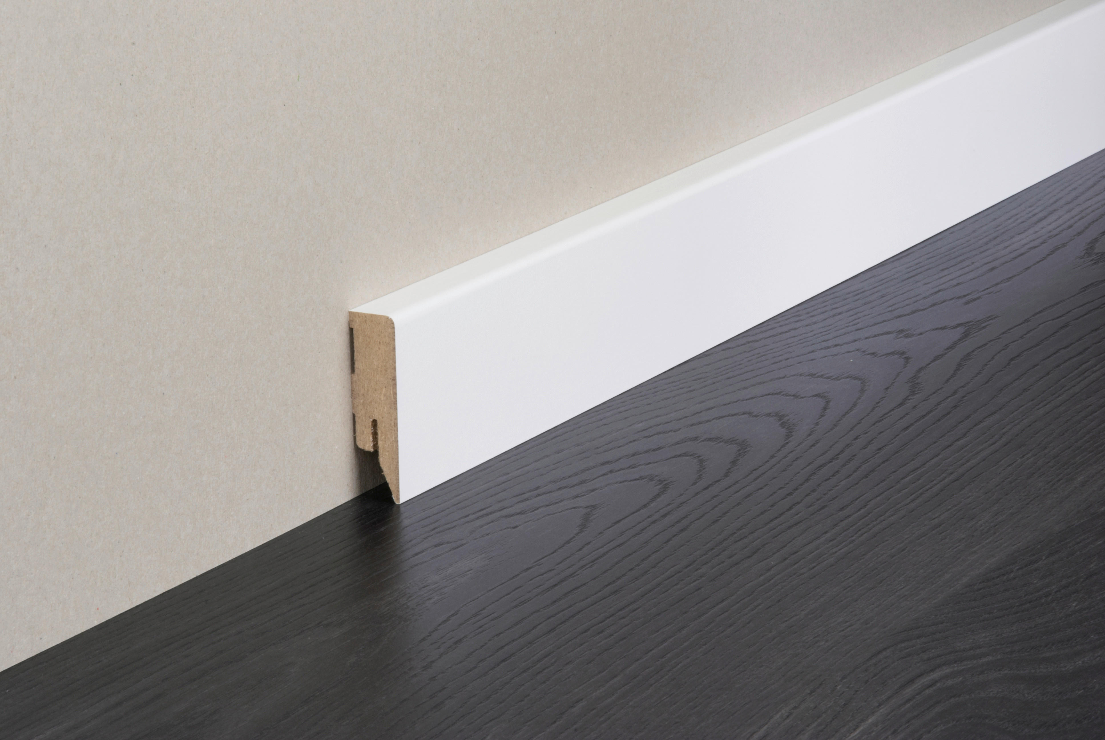 Sockelleiste L/B/H: ca. 250x1,6x5,8 cm pro Stück Sockelleiste_Topline 58mm 0026 weiß - weiß (250,00/1,60/5,80cm)