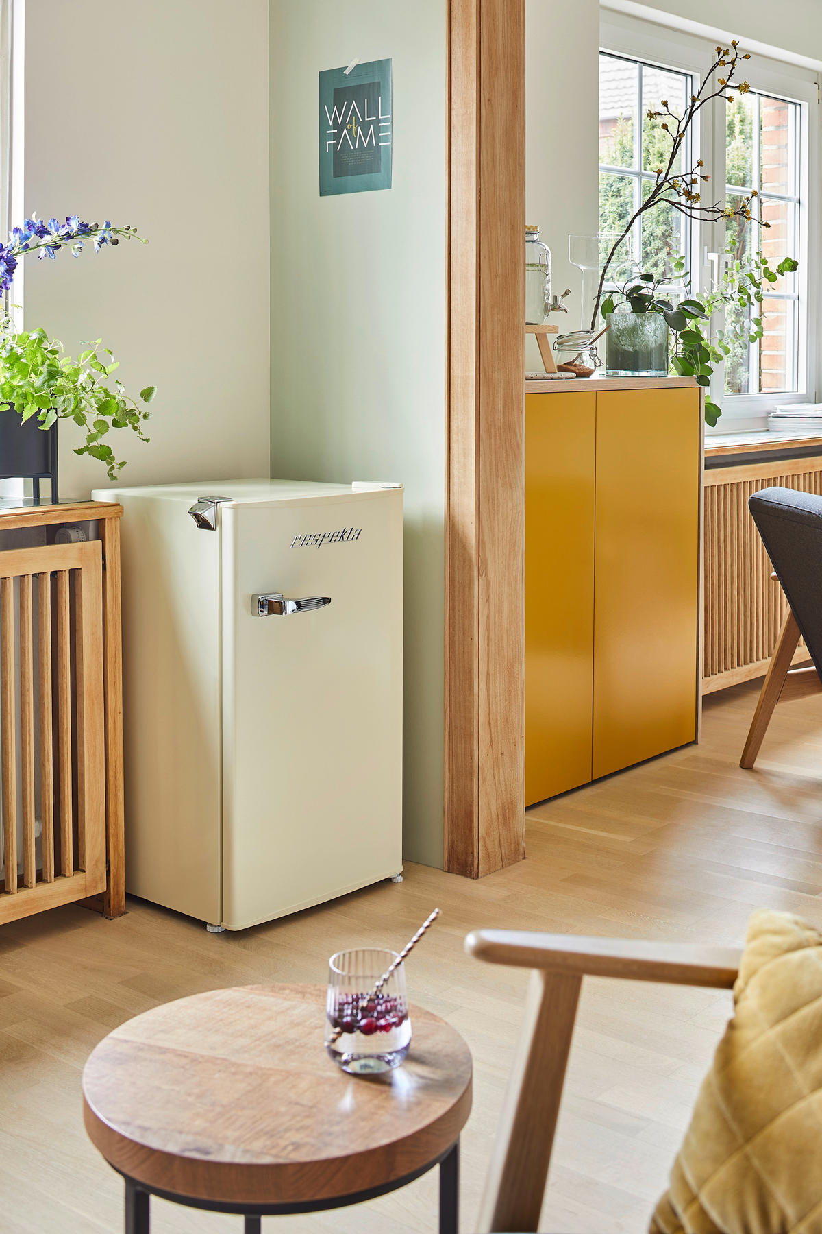 Respekta Retro Kühlschrank KG83C-52 creme B/H/T: ca. 47,4x83x44,7 cm Kühlschrank KG83C-52 - creme (47,40/83,00/44,70cm) - Respekta