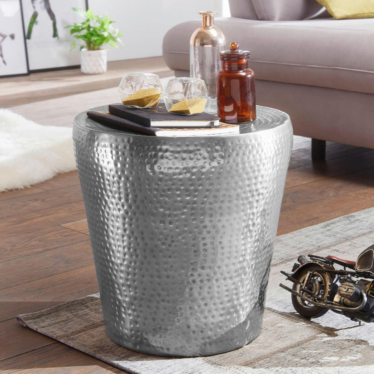 Beistelltisch silber Aluminium B/H/T: ca. 41x41x41 cm Beistelltisch - silber (41,00/41,00/41,00cm) - Wohnling