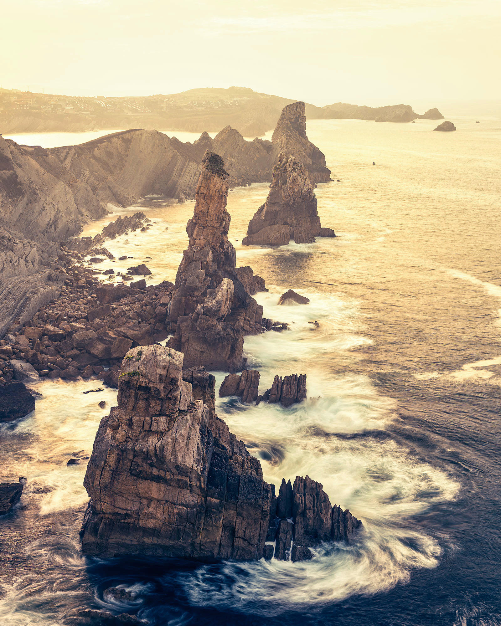 Komar Fototapete Pillar Parade B/L: ca. 200x250 cm Pillar Parade - (200,00/250,00cm) - Komar