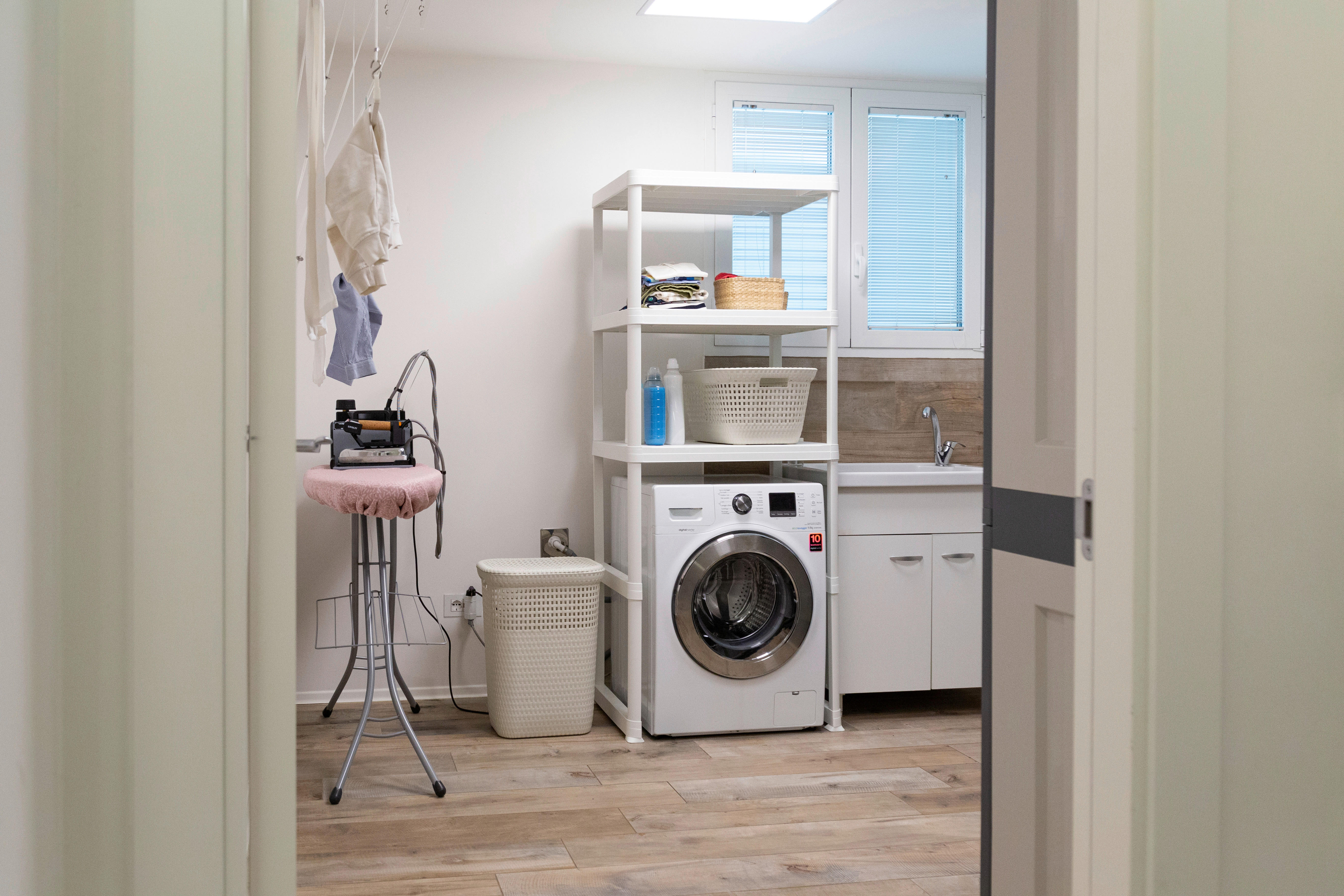 Thumbnail - DEA Waschmaschinenregal weiß B/H/T: ca. 75x187x57,5 cm