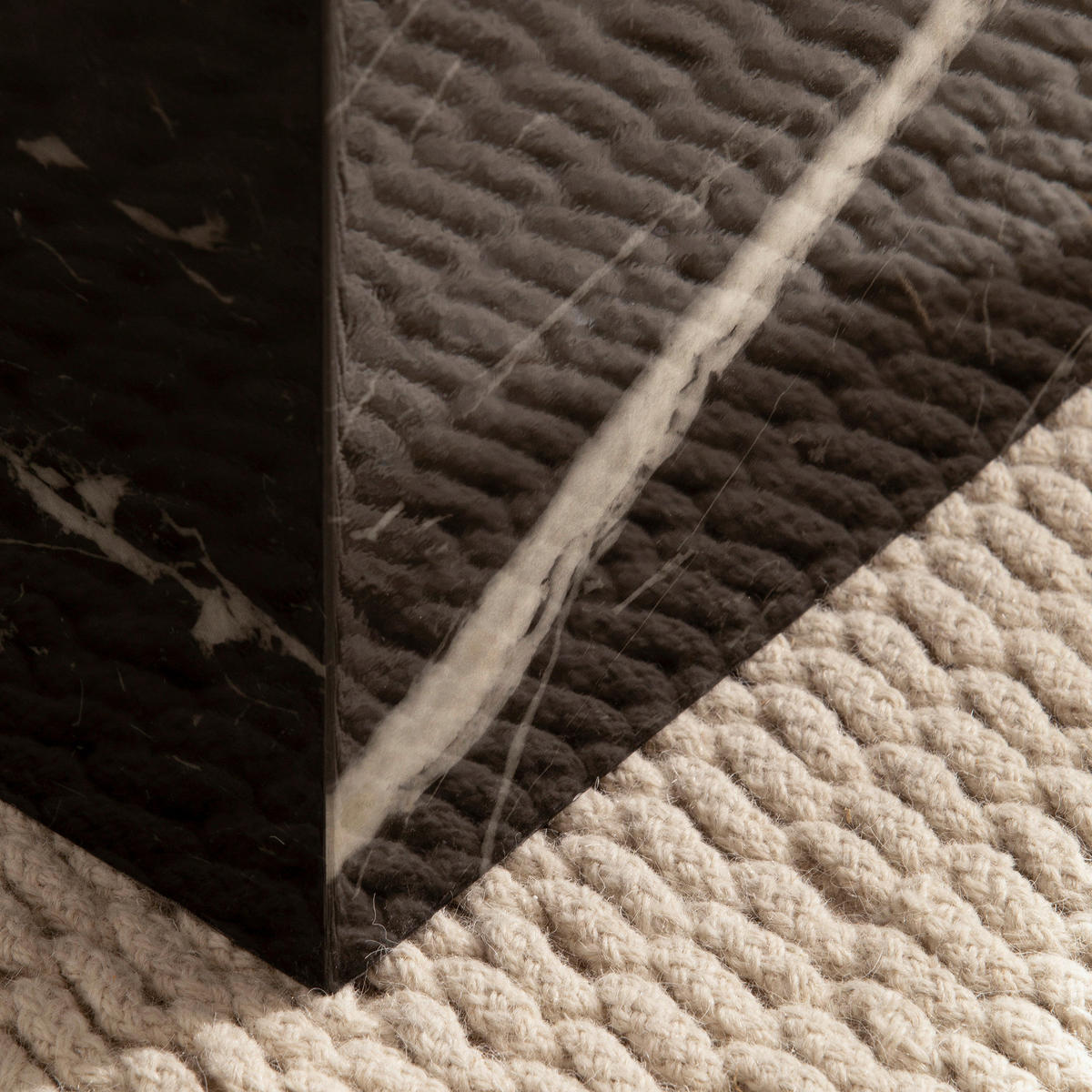 Couchtisch schwarz Marmor Optik B/H/T: ca. 40x45x40 cm Couchtisch - schwarz (40,00/45,00/40,00cm) - Wohnling