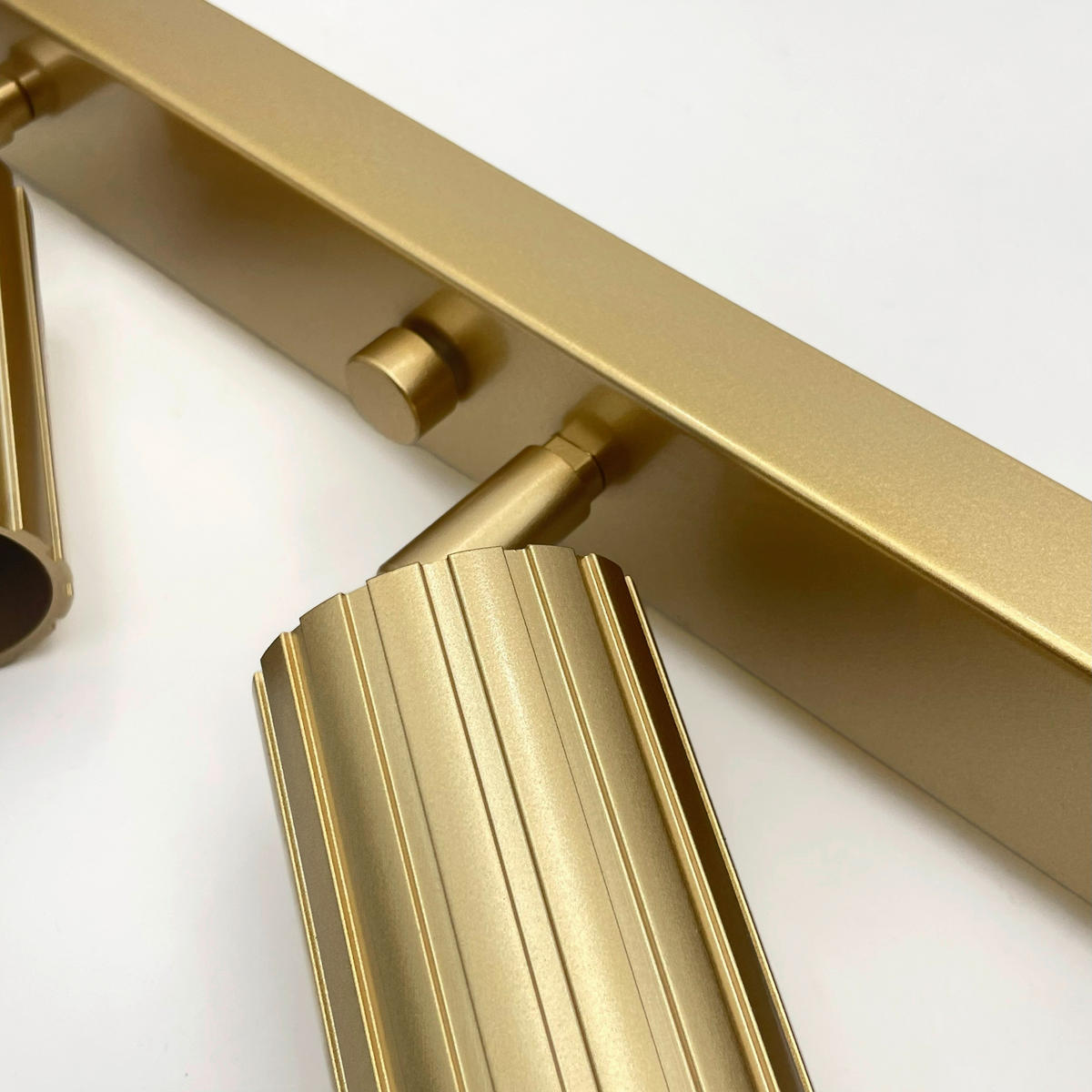 Lamkur Strahler gold Stahl B/H/L: ca. 6,5x16,5x117 cm 6 Brennstellen Prisma - gold (117,00/6,50/16,50cm) - Lamkur