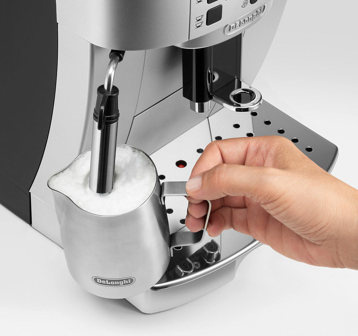 DeLonghi Kaffeevollautomat ECAM21.110.SB silber Kunststoff B/H/T: ca. 24x35x43 cm Kaffeevollautomat ECAM21.110.SB - silber (24,00/35,00/43,00cm) - DeLonghi