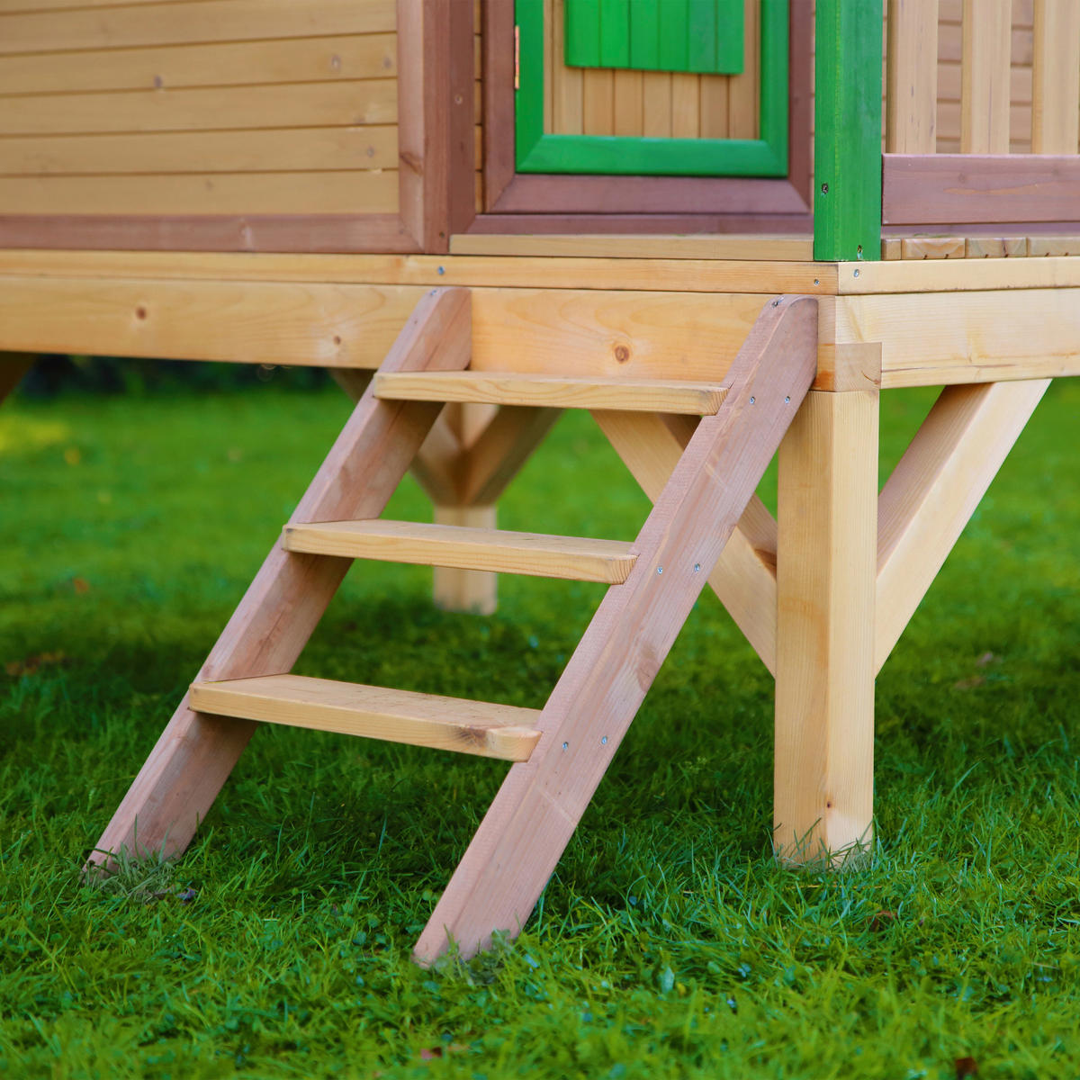 AXI Spielhaus Tom braun B/H/L: ca. 287x231x191 cm Tom - braun/rot (191,00/287,00/231,00cm) - AXI
