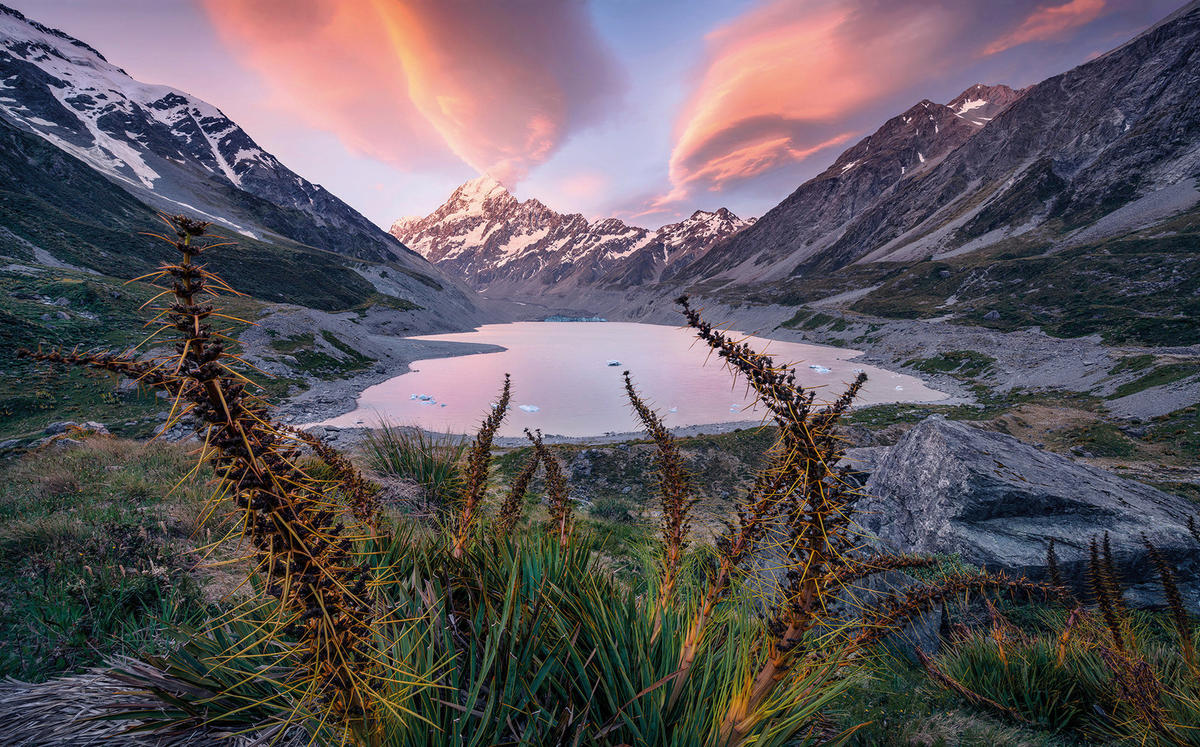 Komar Fototapete Momentum Lord of the Mountains B/L: ca. 450x280 cm Momentum Lord of the Mountains - (450,00/280,00cm) - Komar