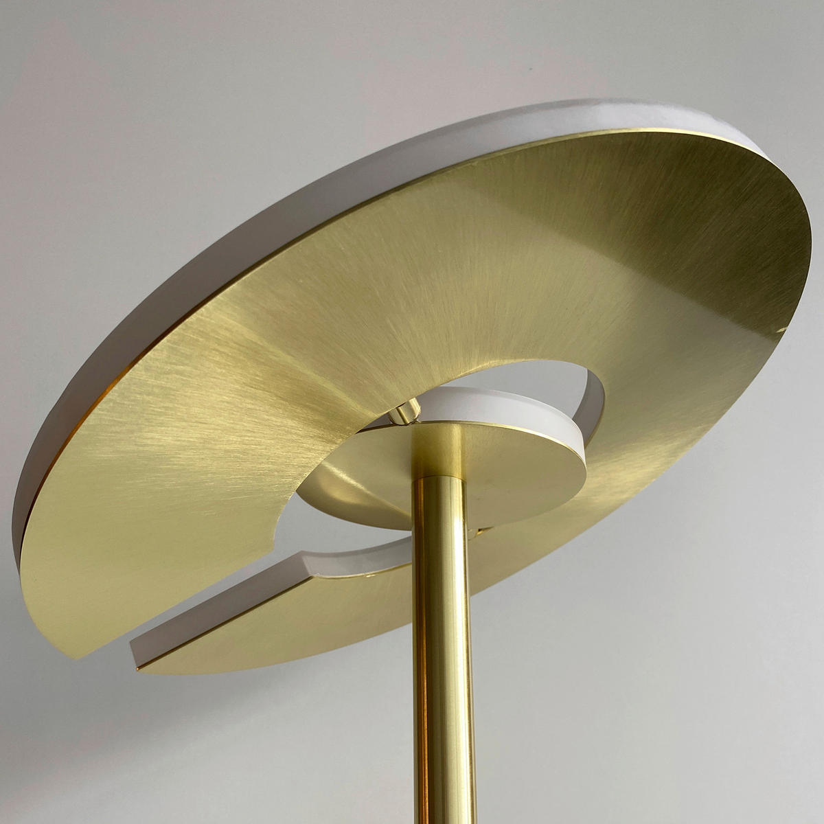 Fischer & Honsel LED-Stehleuchte 40316 messing weiß Glas Metall B/H/T: ca. 35x180x50 cm 1 Brennstellen Dent - messing/weiß (35,00/180,00/50,00cm) - Fischer & Honsel