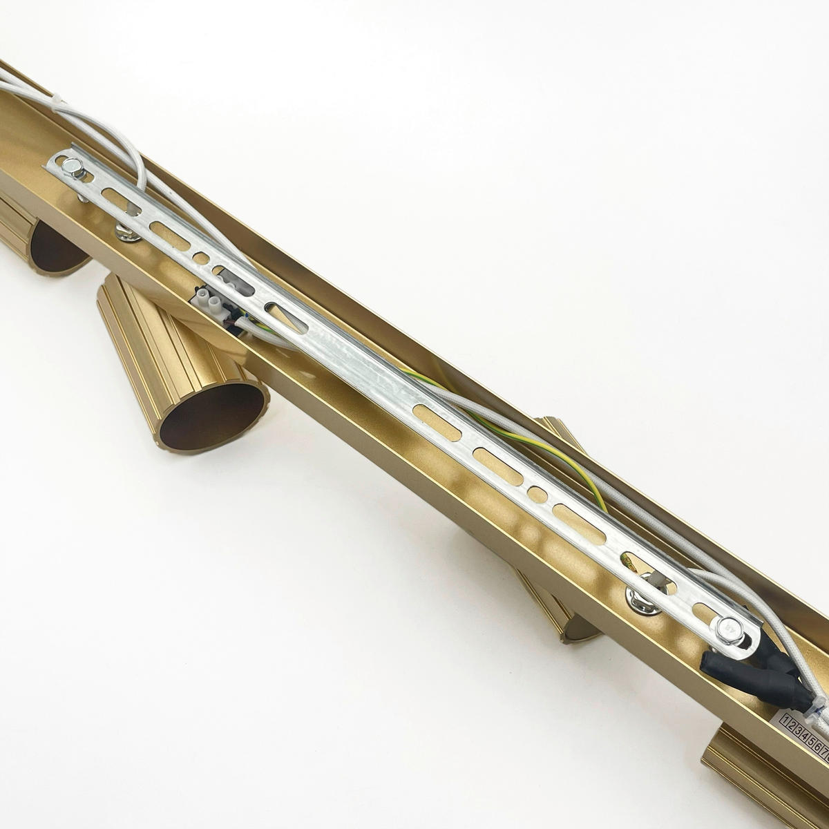 Lamkur Strahler gold Stahl B/H/L: ca. 6,5x16,5x117 cm 6 Brennstellen Prisma - gold (117,00/6,50/16,50cm) - Lamkur