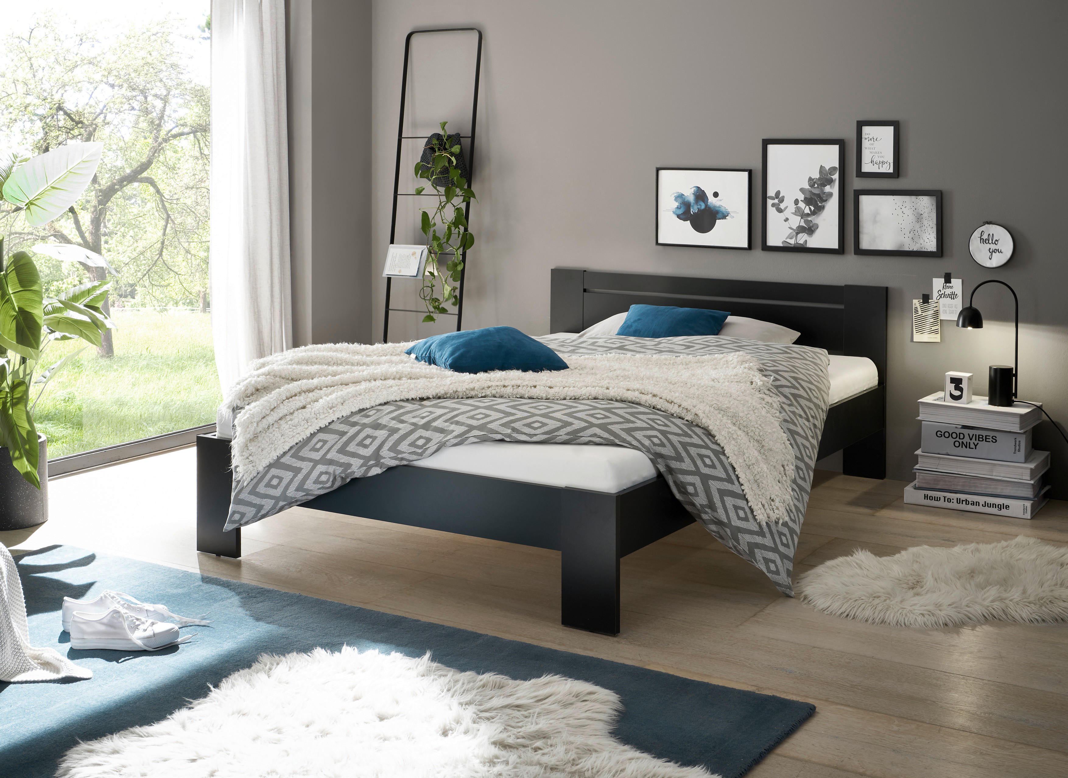 Futonbett Cannes schwarz Liegefläche B/L: ca. 140x200 cm Cannes - schwarz (145,00/71,00/204,00cm)