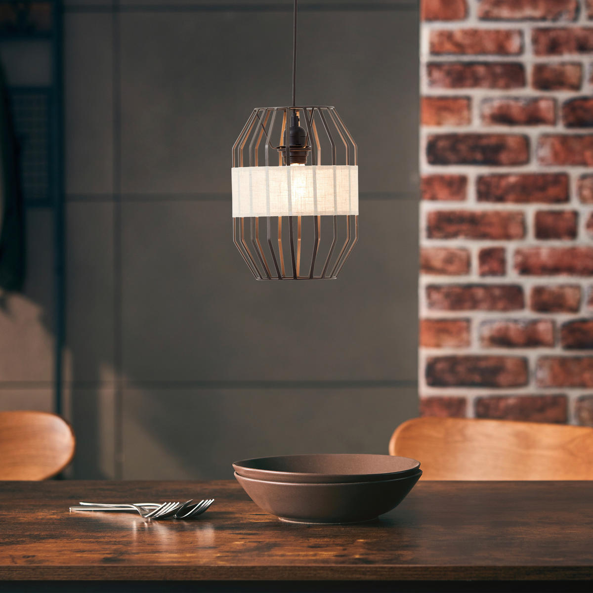 Brilliant Pendelleuchte Slope 99478/76 schwarz natur Metall Textil H/D: ca. 136x23 cm E27 1 Brennstellen Slope - natur/schwarz (23,00/136,00cm) - Brilliant