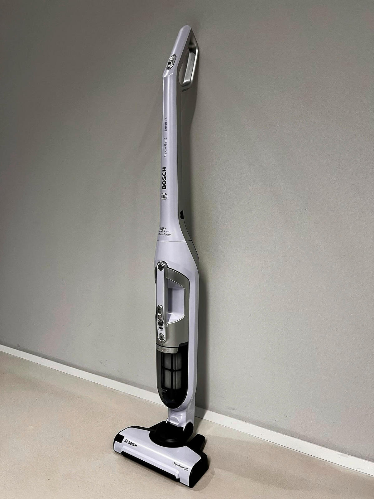 BOSCH Handstaubsauger BBH3ALL28 weiß B/H/T: ca. 26,5x115x18 cm Handstaubsauger_Bosch BBH3ALL28 - weiß (26,50/115,00/18,00cm) - BOSCH
