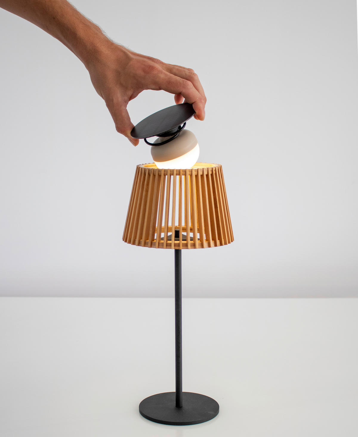 NewGarden LED-Tischleuchte braun Holz Metall B/H/L: ca. 16x36x16 cm 1 Brennstellen OKINAWA - braun (16,00/16,00/36,00cm) - NewGarden