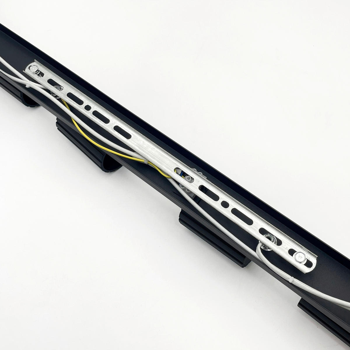 Lamkur Strahler schwarz Stahl B/H/L: ca. 6,5x16,5x117 cm 6 Brennstellen Prisma - schwarz (117,00/6,50/16,50cm) - Lamkur