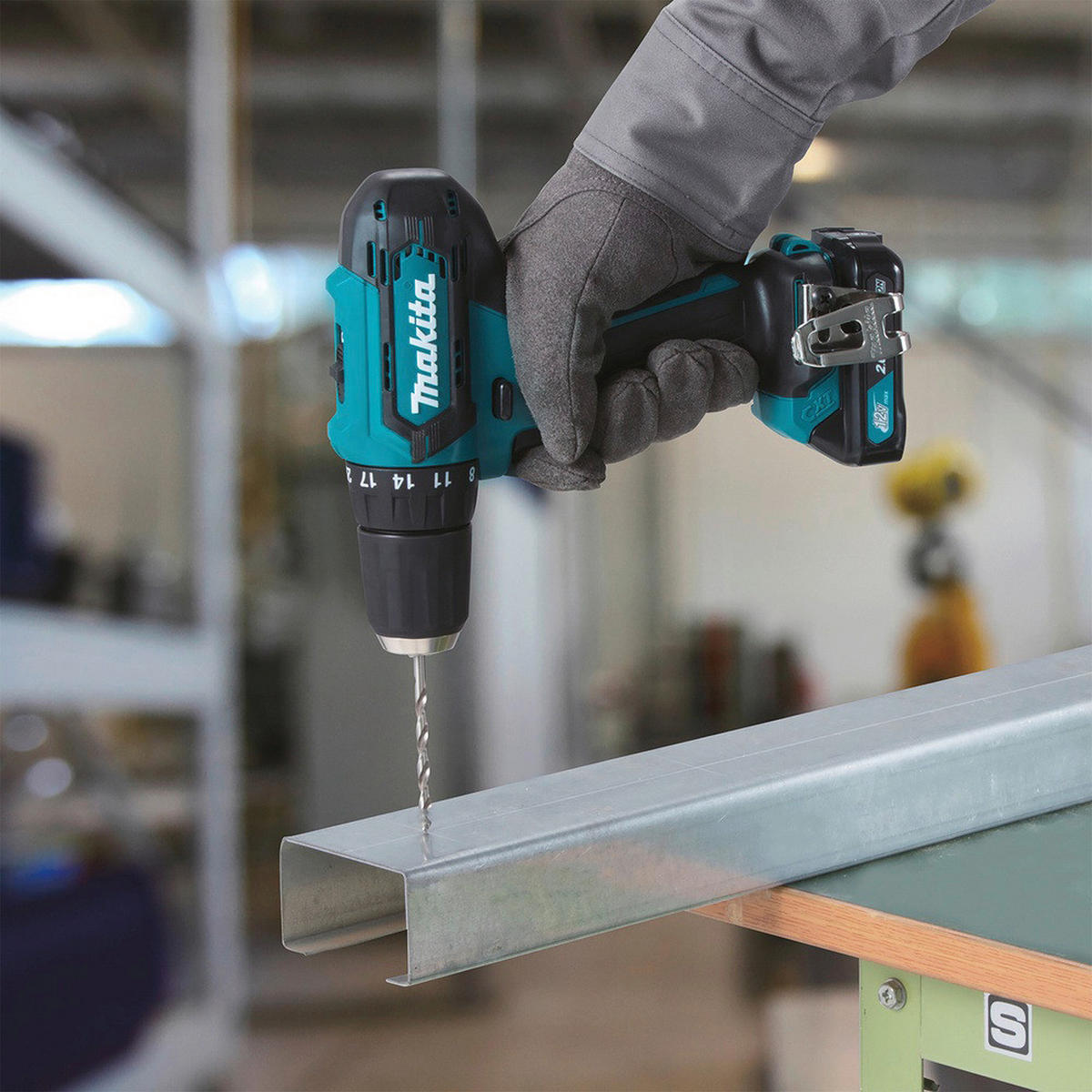 Makita Akku-SchlagbohrschrauberHP333DWAE HP333DWAE ca. 12 V HP333DWAE - Makita