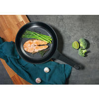 POCOline Pfanne schwarz Aluguss Pfanne 28cm - schwarz - POCOline