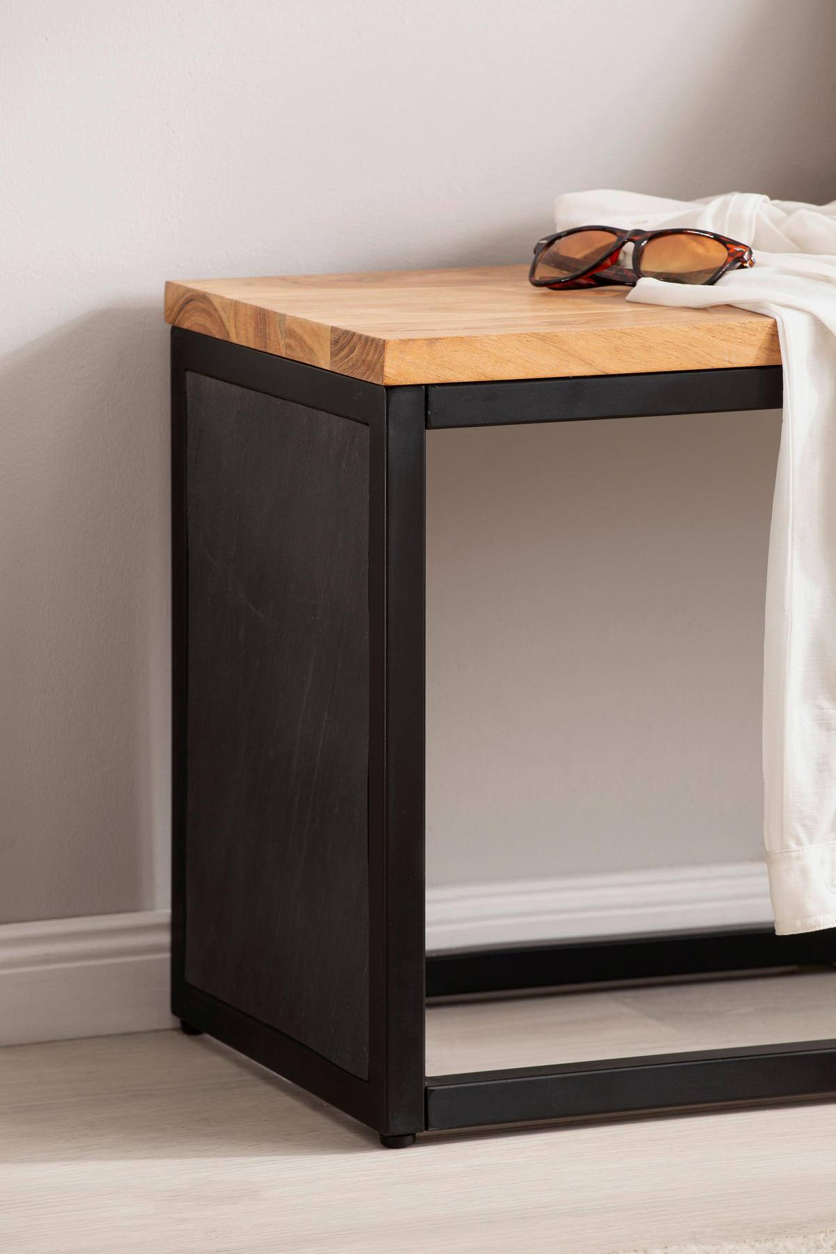 Sitzbank schwarz B/H/T: ca. 120x45x35 cm Sitzbank - schwarz (120,00/45,00/35,00cm) - Wohnling