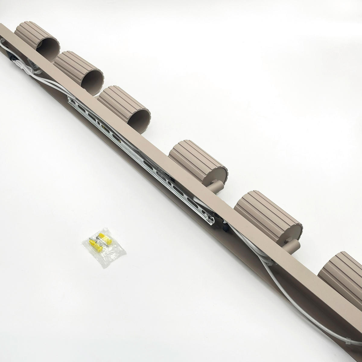 Lamkur Strahler beige Stahl B/H/L: ca. 6,5x16,5x117 cm 6 Brennstellen Prisma - beige (117,00/6,50/16,50cm) - Lamkur