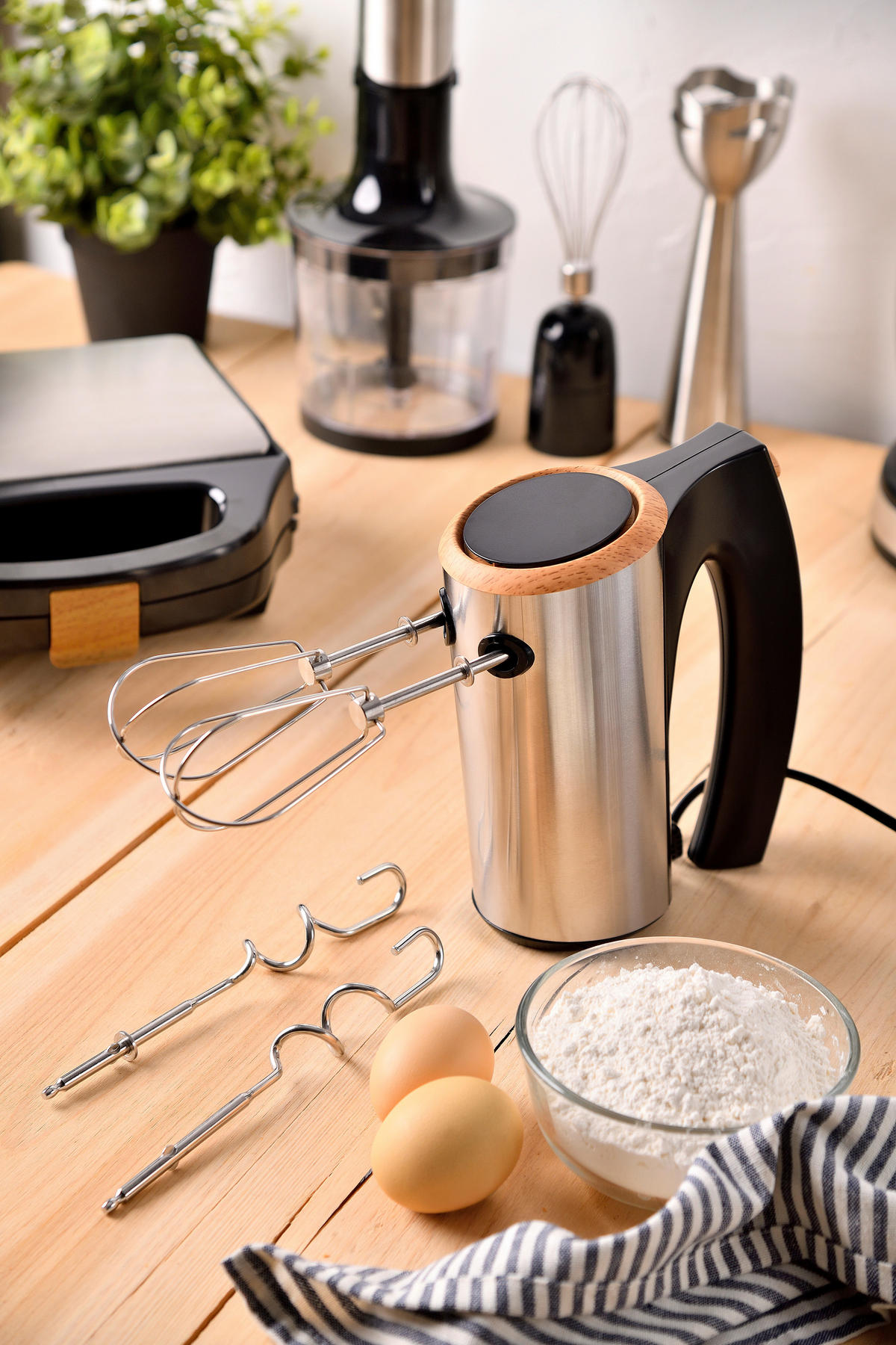 BERGNER Handmixer schwarz silber B/H/L: ca. 10x17,3x20 cm BAKING LOVERS - schwarz/silber (20,00/10,00/17,30cm) - BERGNER