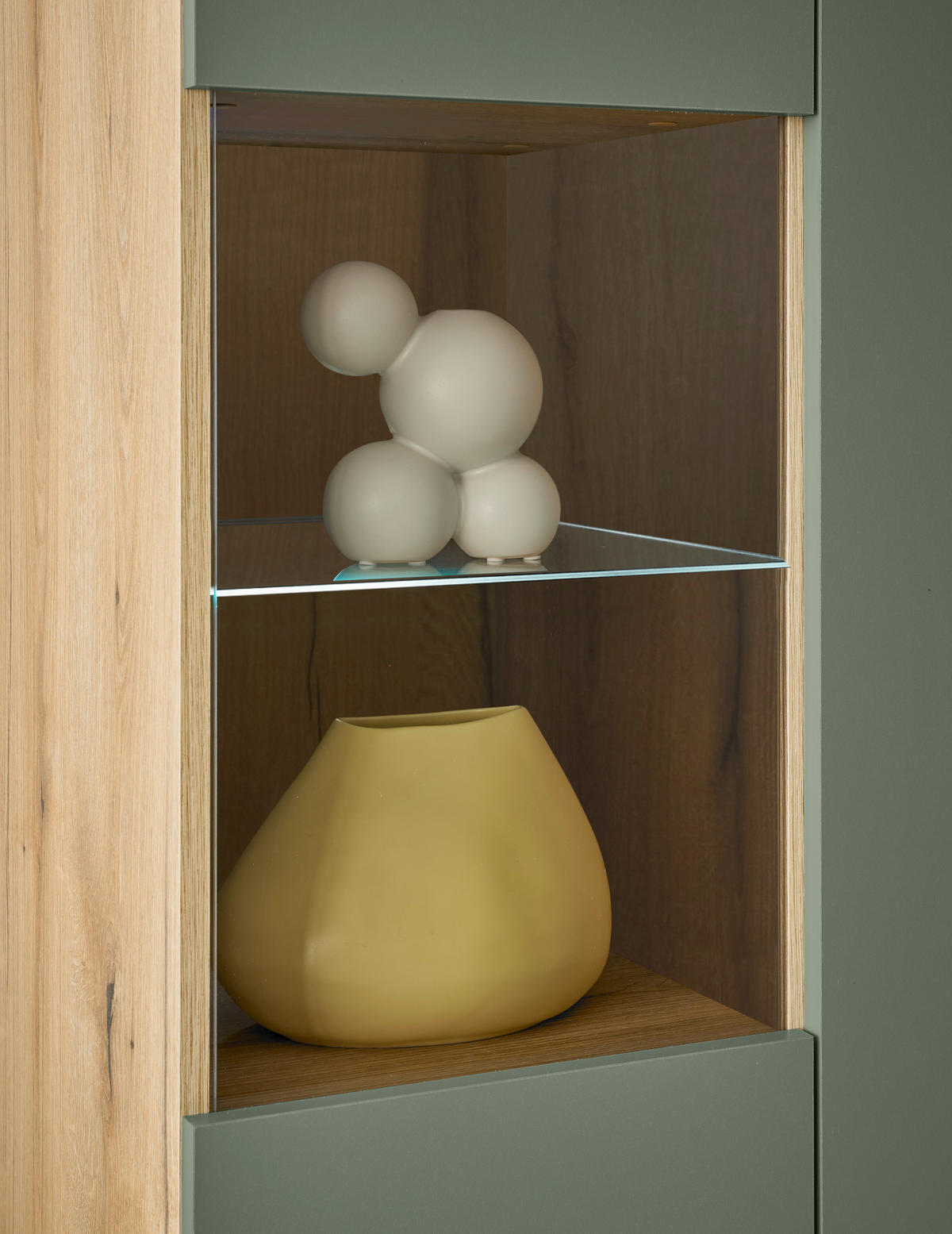 Vitrine Alva Eiche Evoke Coast Nachbildung salbei B/H/T: ca. 90x134x40 cm Alva - Eiche/salbei (90,00/134,00/40,00cm)