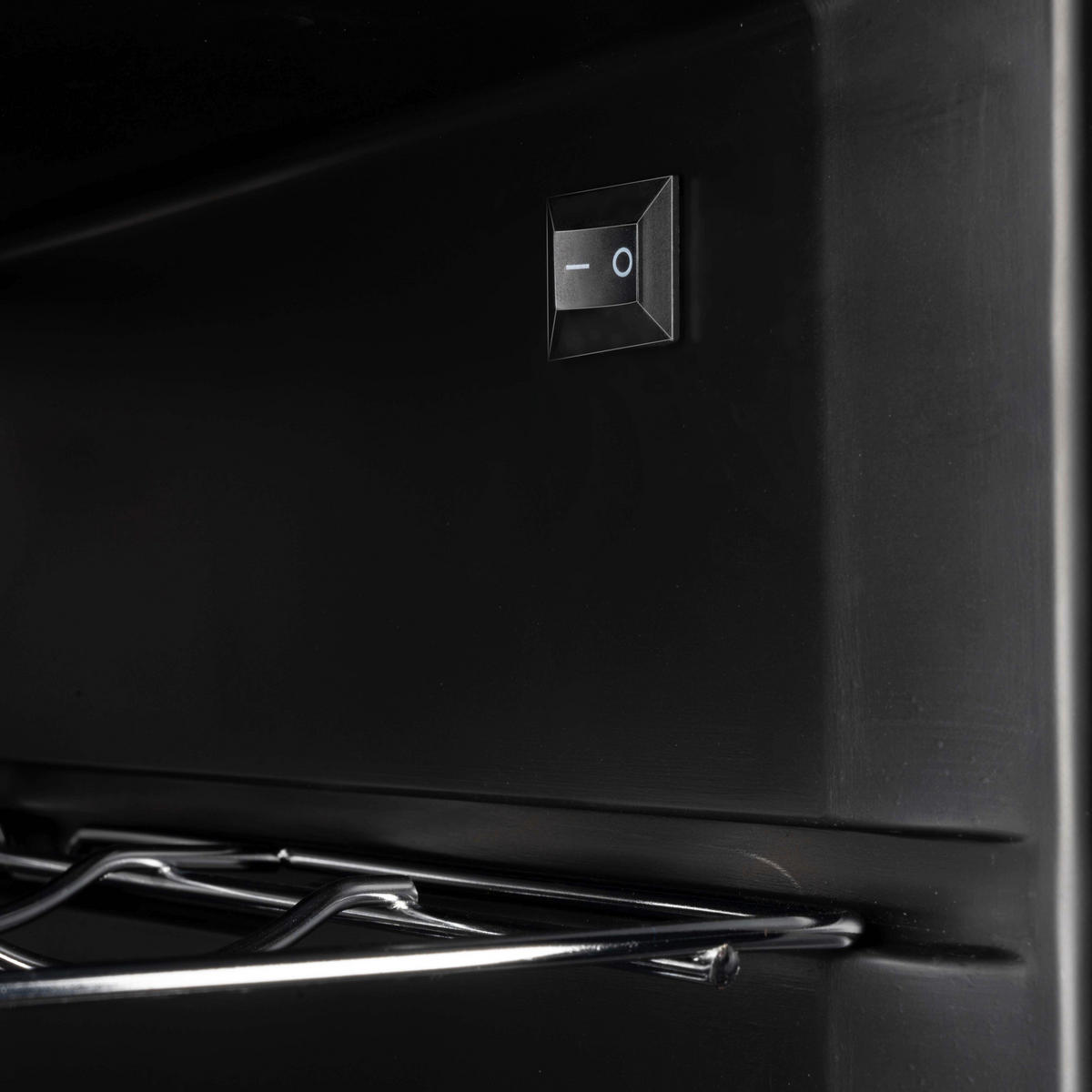 Alpina Weinkühlschrank CW-52H schwarz B/H/T: ca. 35x66x49 cm Weinkühlschrank - schwarz (35,00/66,00/49,00cm) - Alpina