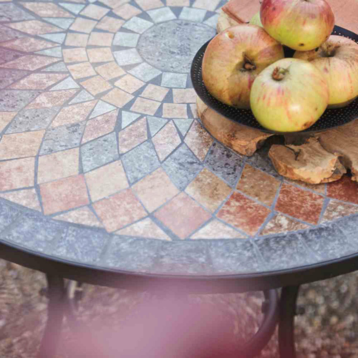 Gardamo Gartentisch PRATO schwarz Eisen PRATO - schwarz - Gardamo