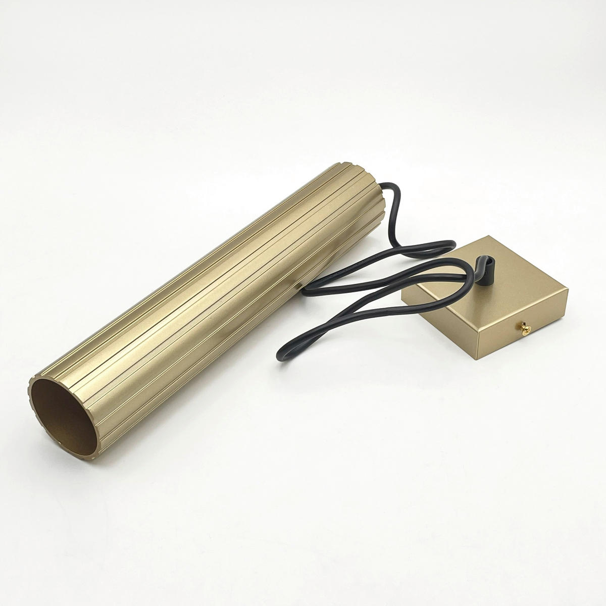 Lamkur Strahler gold Stahl B/H/L: ca. 6,5x118x6,5 cm 1 Brennstellen Prisma - gold (6,50/6,50/118,00cm) - Lamkur