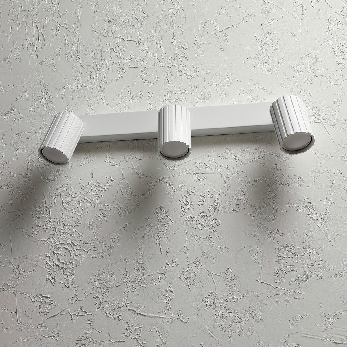 Lamkur Strahler weiß Stahl B/H/L: ca. 6,5x16,5x45 cm 3 Brennstellen Prisma - weiß (45,00/6,50/16,50cm) - Lamkur