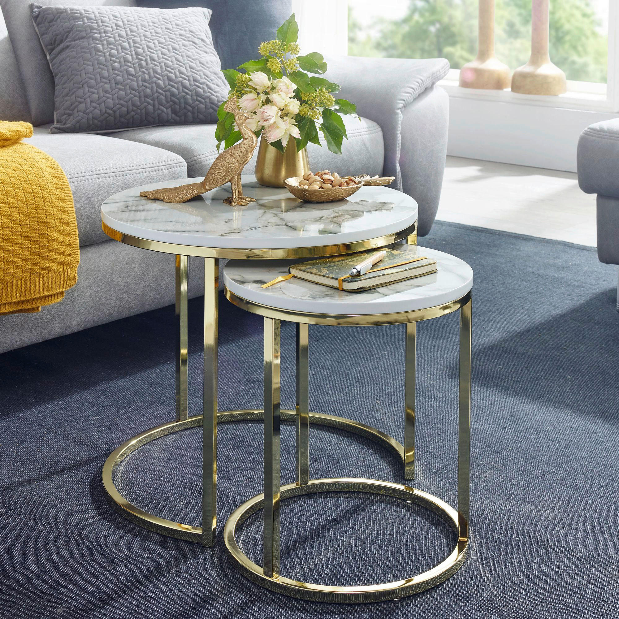 Couchtisch 2er-Set. weiß Marmor Optik gold lackiert 2er-Set. - gold/weiß - Wohnling