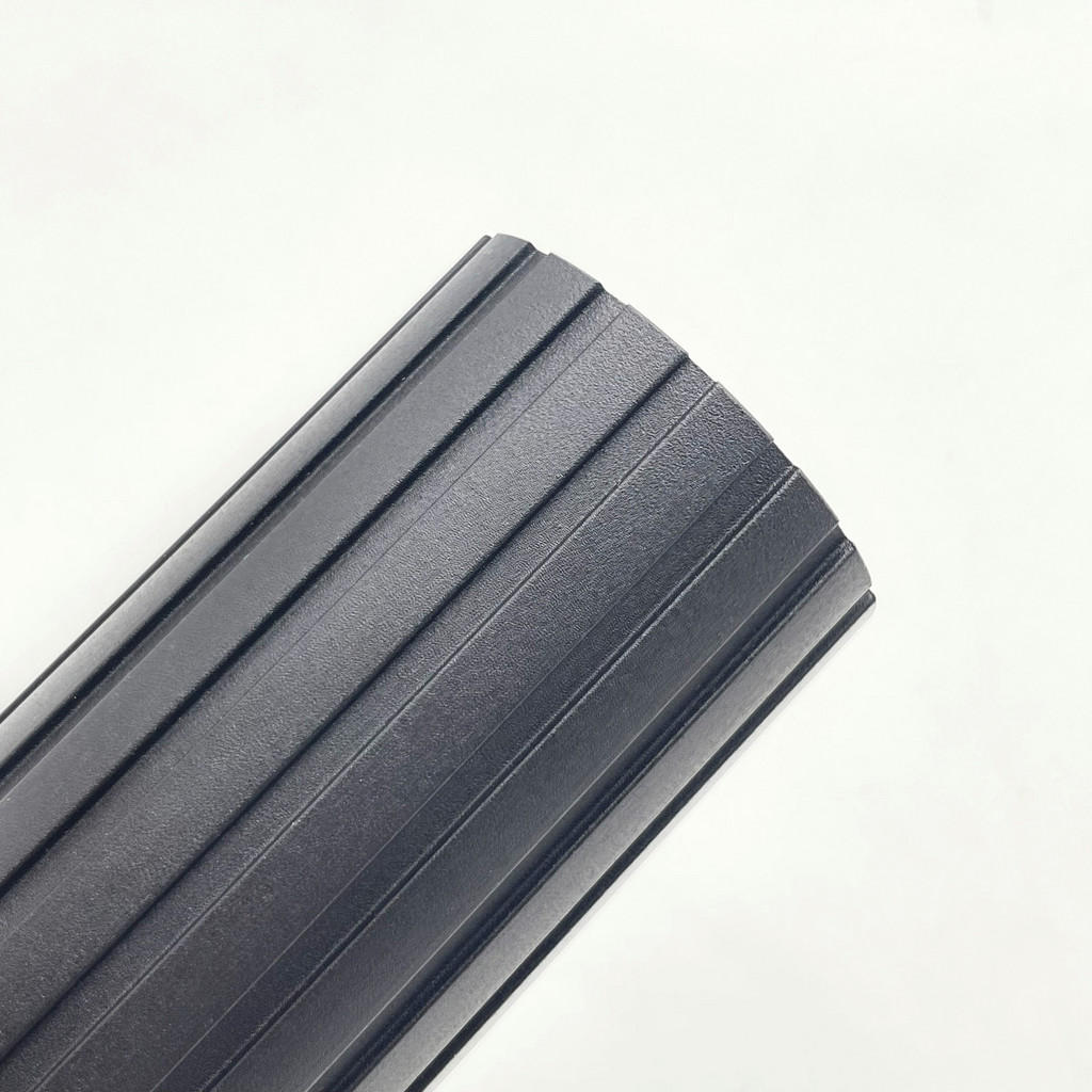 Thumbnail - Lamkur Strahler schwarz Stahl B/H/L: ca. 18x19,5x18 cm 3 Brennstellen