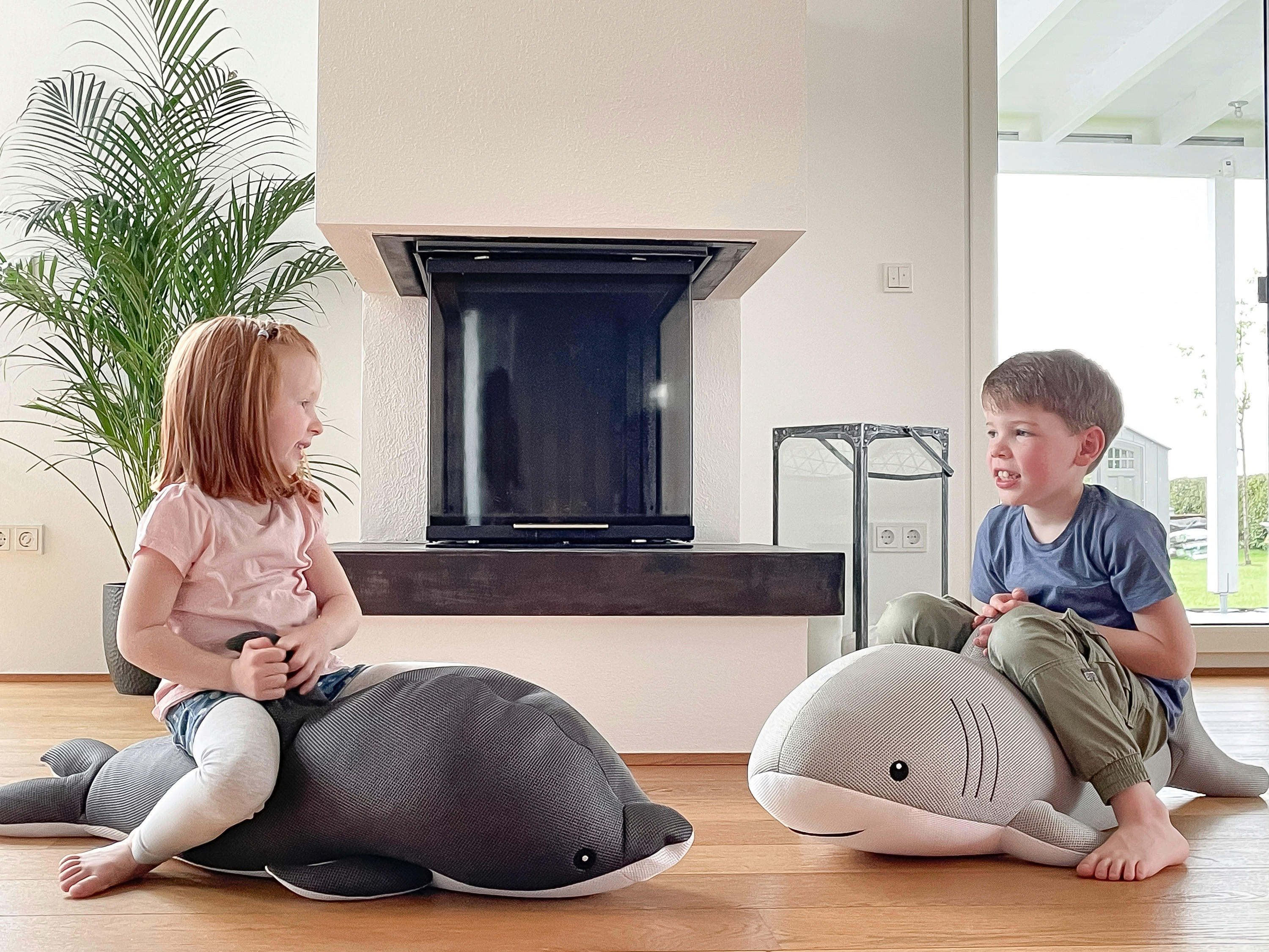 Westmann Sitzsack Schwimmtier Delfin gra...