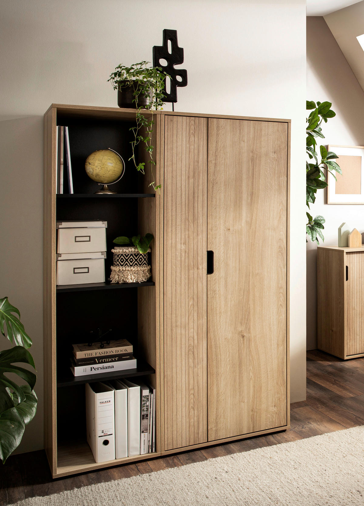 Hochschrank Emmik schwarz matt Eiche Eiche weiß Nachbildung B/H/T: ca. 44,8x163,6x41 cm Emmik - Eiche/schwarz (44,80/163,60/41,00cm) - Möbelpartner