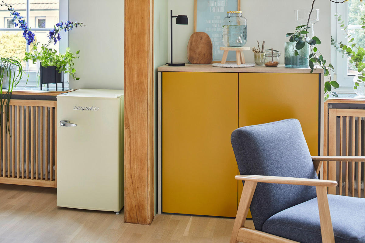 Respekta Retro Kühlschrank KG83C-52 creme B/H/T: ca. 47,4x83x44,7 cm Kühlschrank KG83C-52 - creme (47,40/83,00/44,70cm) - Respekta