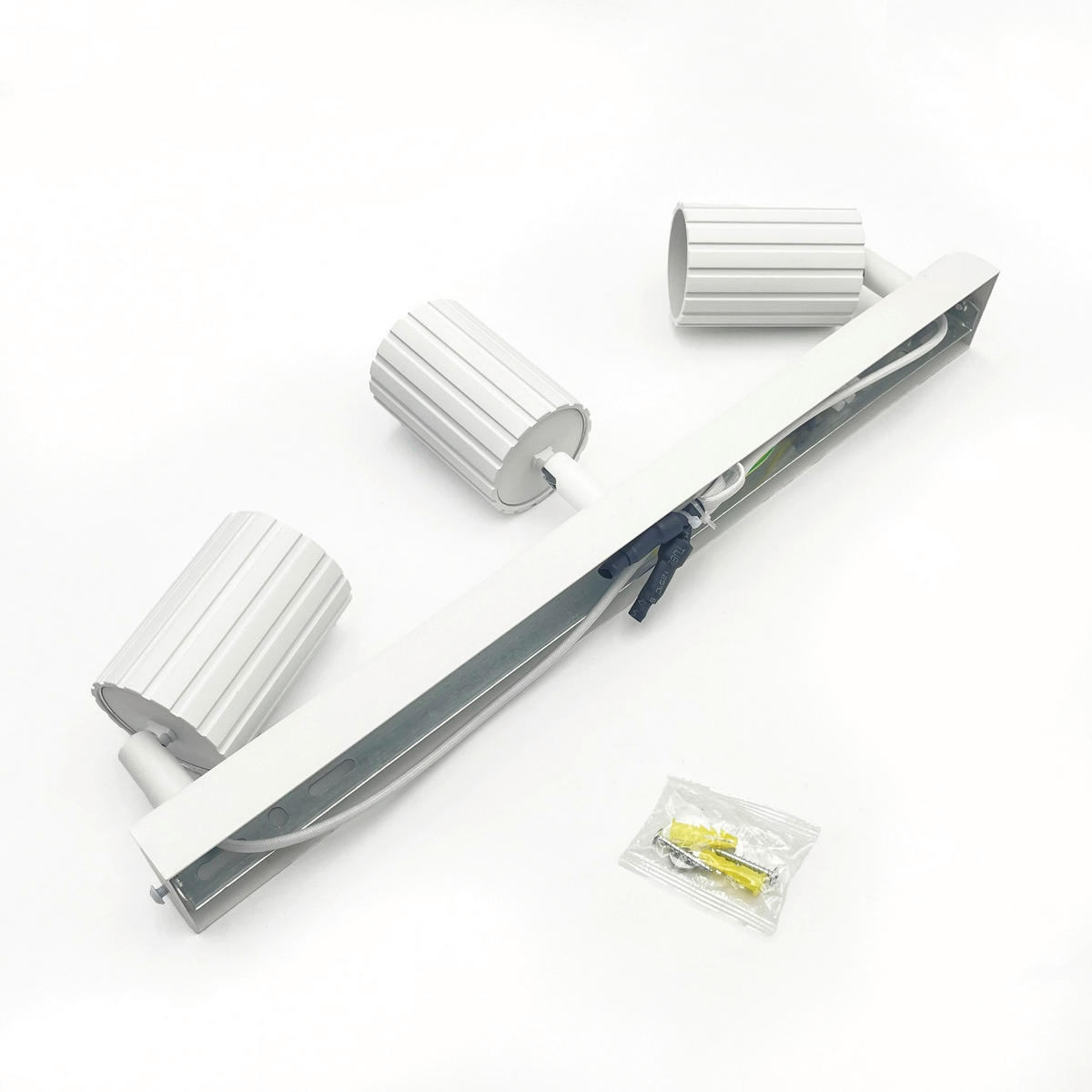 Lamkur Strahler weiß Stahl B/H/L: ca. 6,5x16,5x45 cm 3 Brennstellen Prisma - weiß (45,00/6,50/16,50cm) - Lamkur