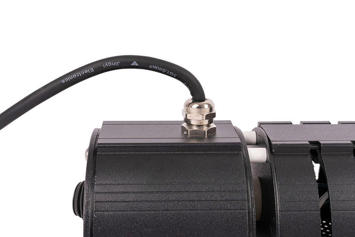 BHP Terassenheizstrahler Lettland B992323 schwarz Aluminium B/H/T: ca. 63x10,5x16,2 cm ca. 2000 W Terrassenheizer Lettland B992323 - schwarz (63,00/10,50/16,20cm) - BHP